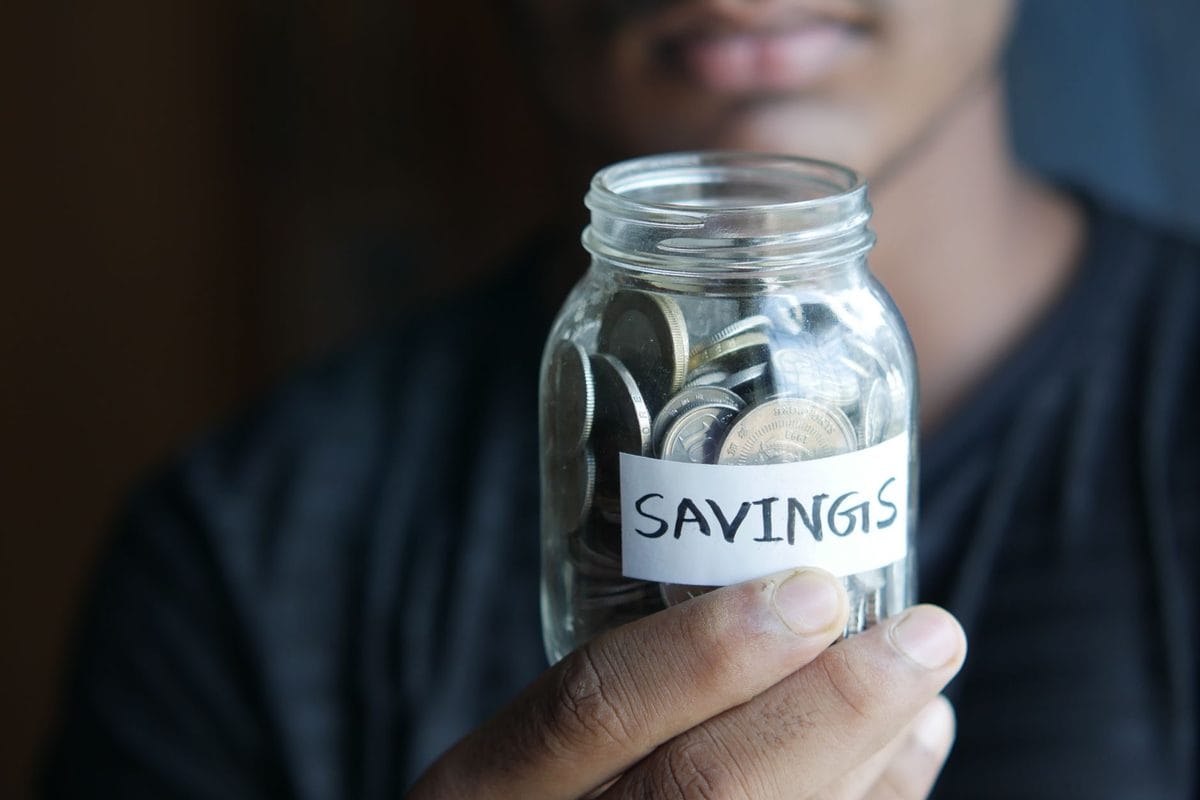 Before You Invest a Single Pound: How Much Cash a UK Man Needs in Reserve First